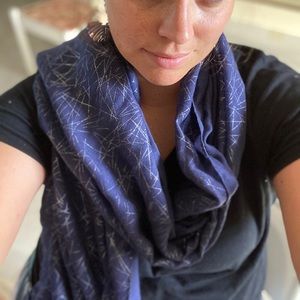 Navy and Silver Abstract Geometric Print Scarf 🤍